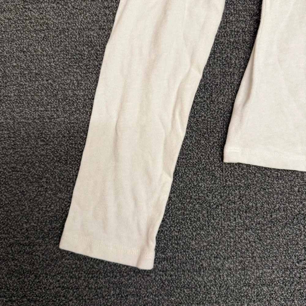 Vince Cotton Turtleneck in White - Picture 4 of 12